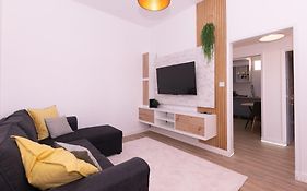 2 Bedroom Apartment - Solar da Rochinha